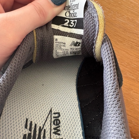 New Balance Black and White Retro 237 - Picture 5 of 5